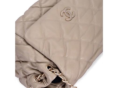 シャネルスーパーコピーCHANEL カーフスキンショルダーバッグ アイボリー A35611